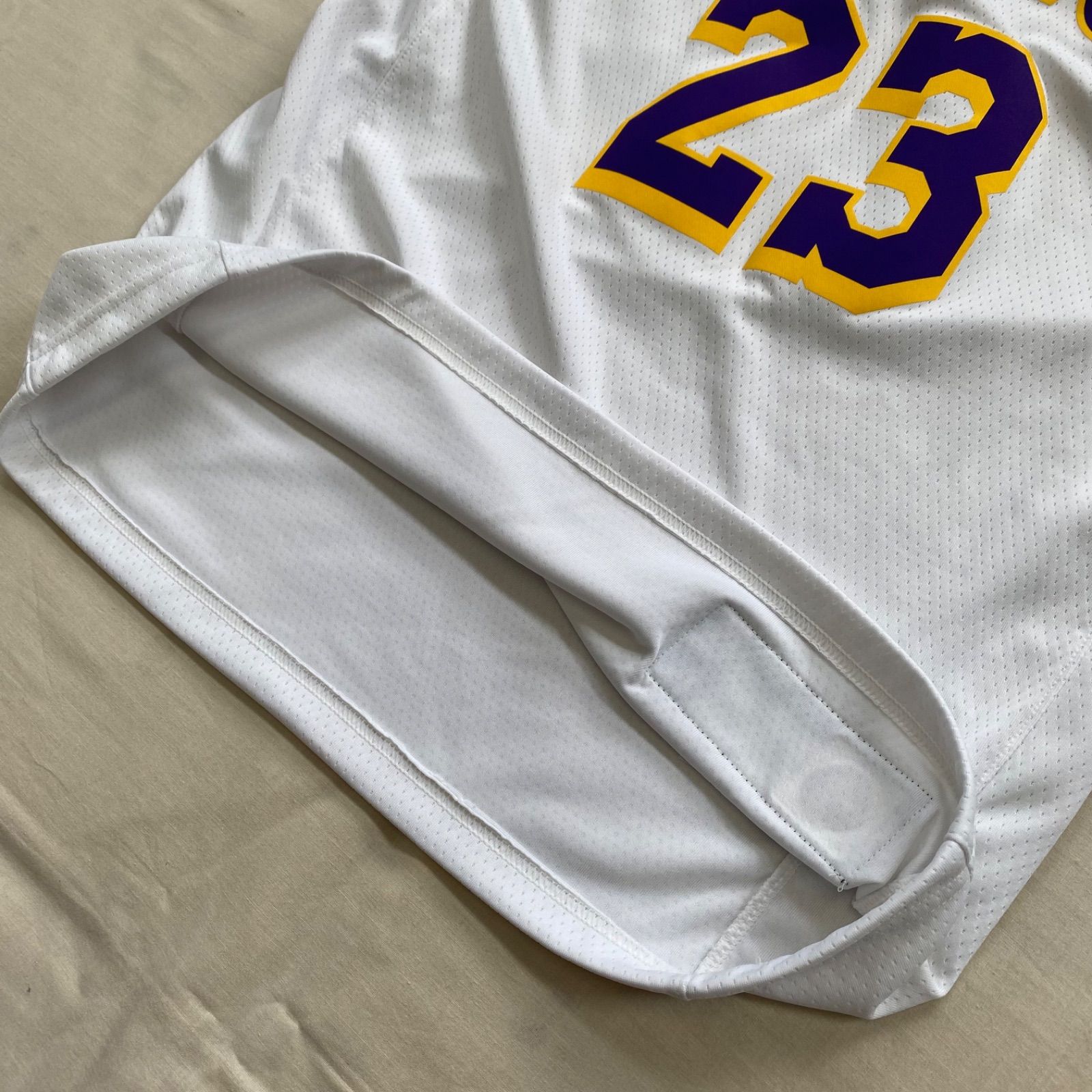 NIKE - スウィングマン NBA レブロン・ジェームズ #23 レイカーズ ユニフォーム NIKE - スウィングマン NBA レブロン・ジェームズ #23