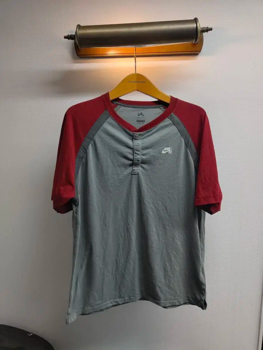 110 ） Nike(ナイキ） SB バイカラー 半袖 Tシャツ 出品