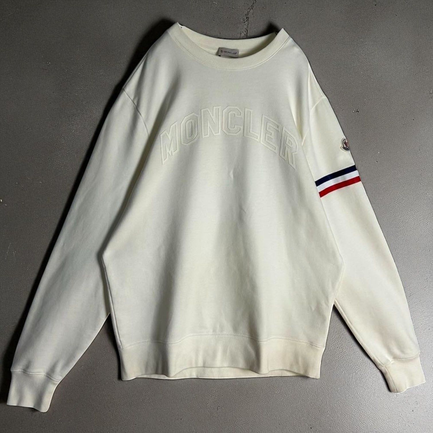 定価11万円!!☆新品未使用タグ付き品☆MONCLER Tricolor 定価11万円!!☆新品未使用タグ付き品☆MONCLER Tricolor