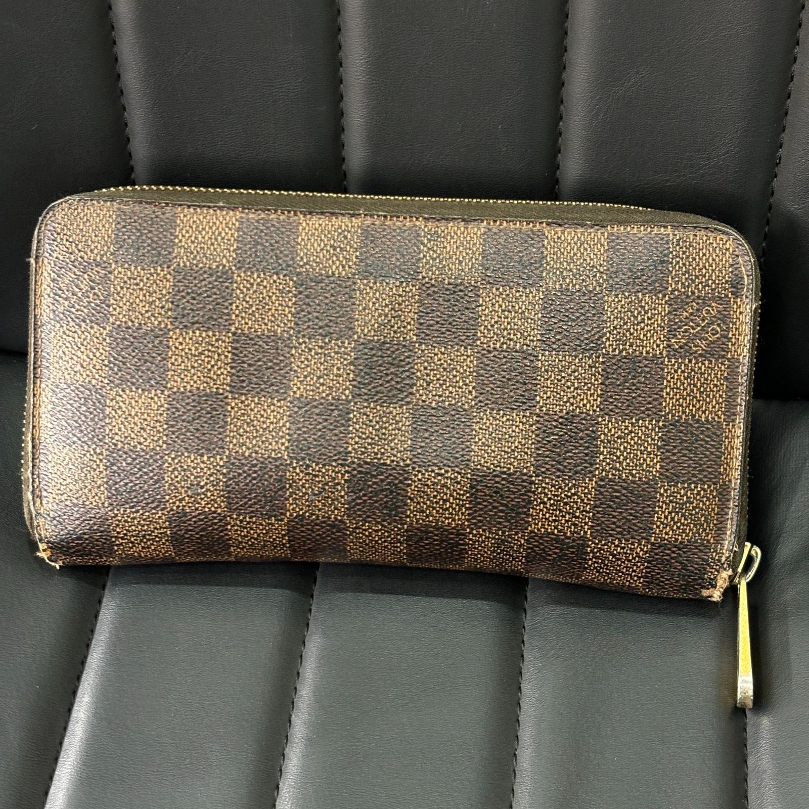 イルビゾンテ 未使用保管品 長財布 ホックボタン 三つ折り ロゴ型押し