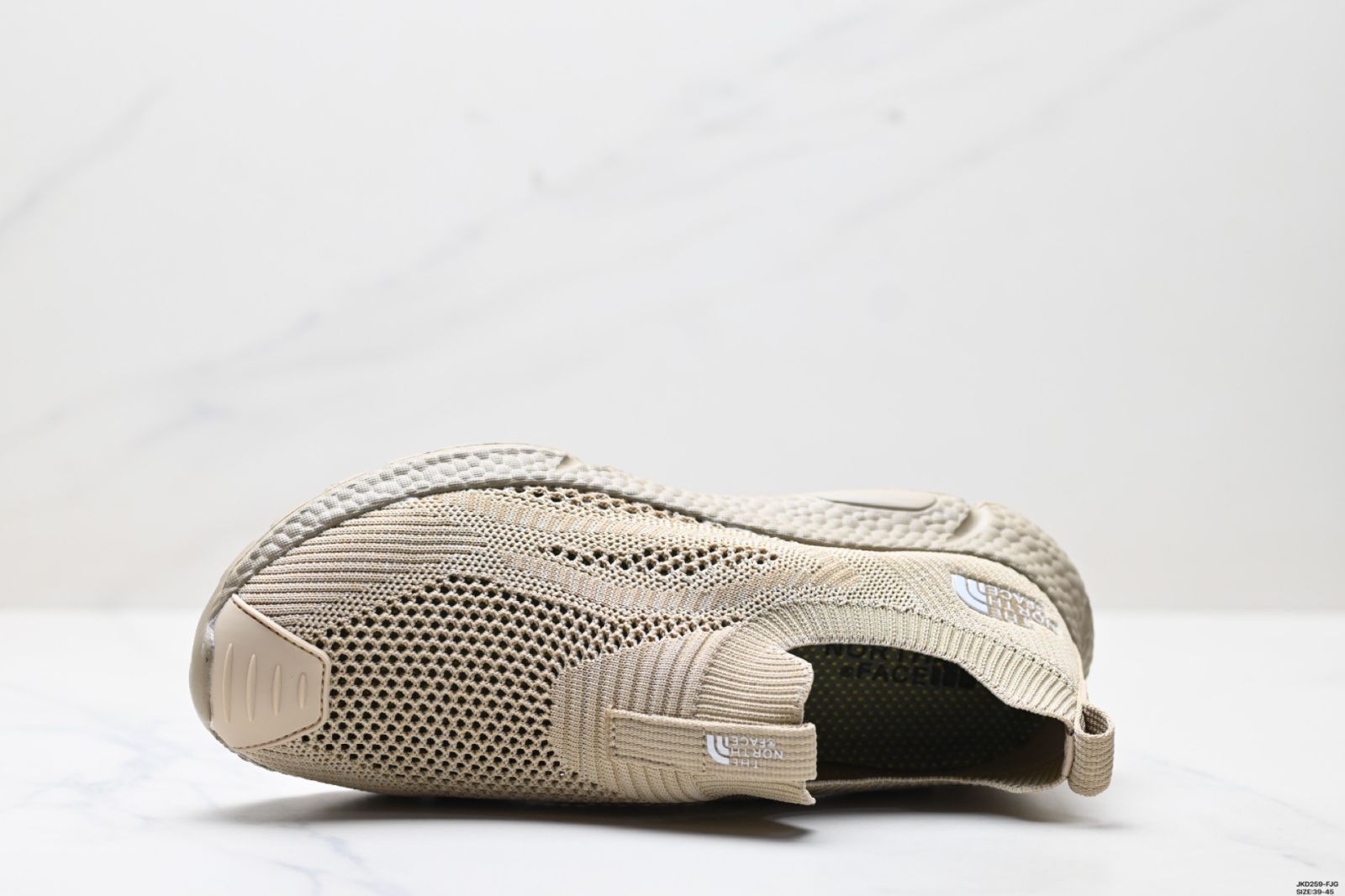 今日 Jeep 夏用通気性抜群 スリッポン レイジーシューズ 男性用 送料無料 在庫 セール価格