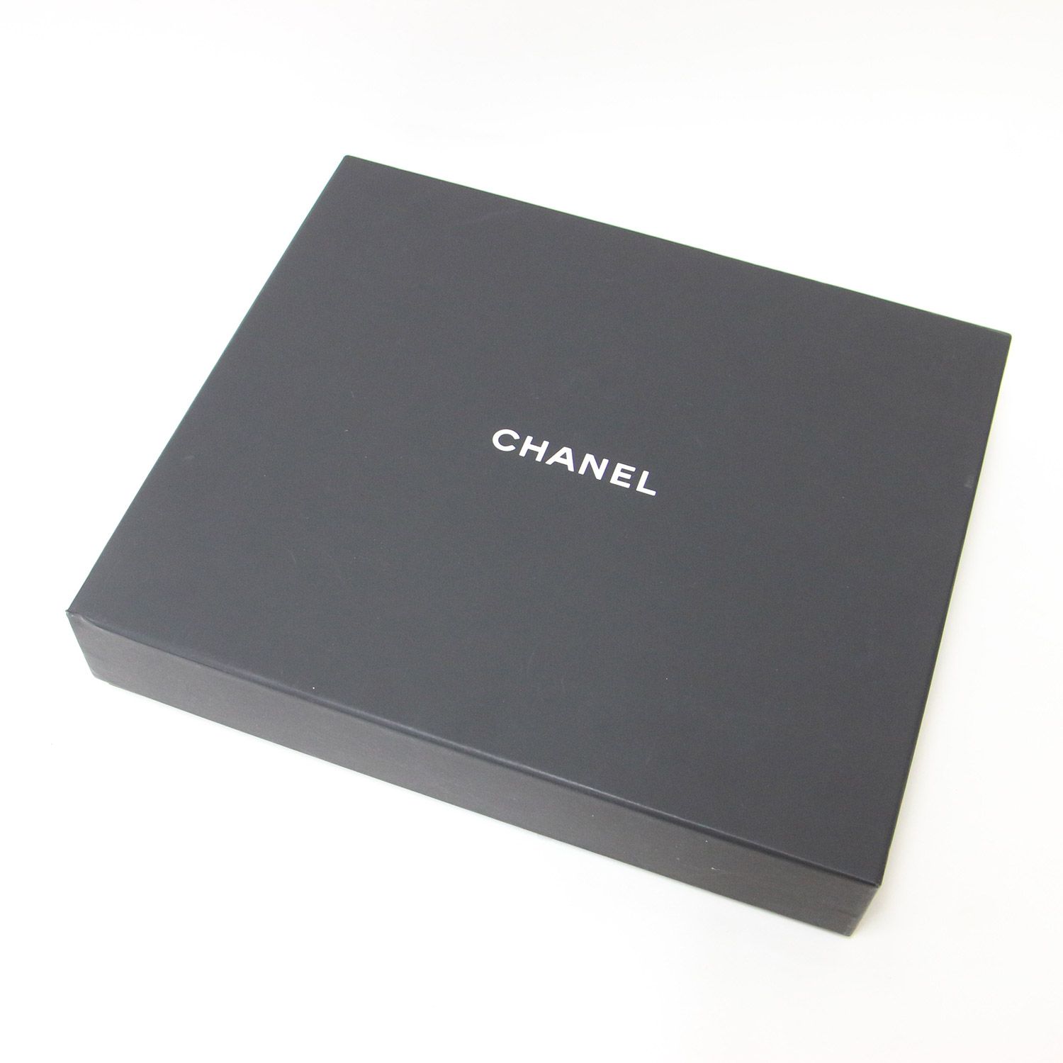 シャネルツイート生地黒と白のチェック柄 ベレー帽　Mザイズ美品 シャネルツイート生地黒と白のチェック柄 ベレー帽 Mザイズ美品