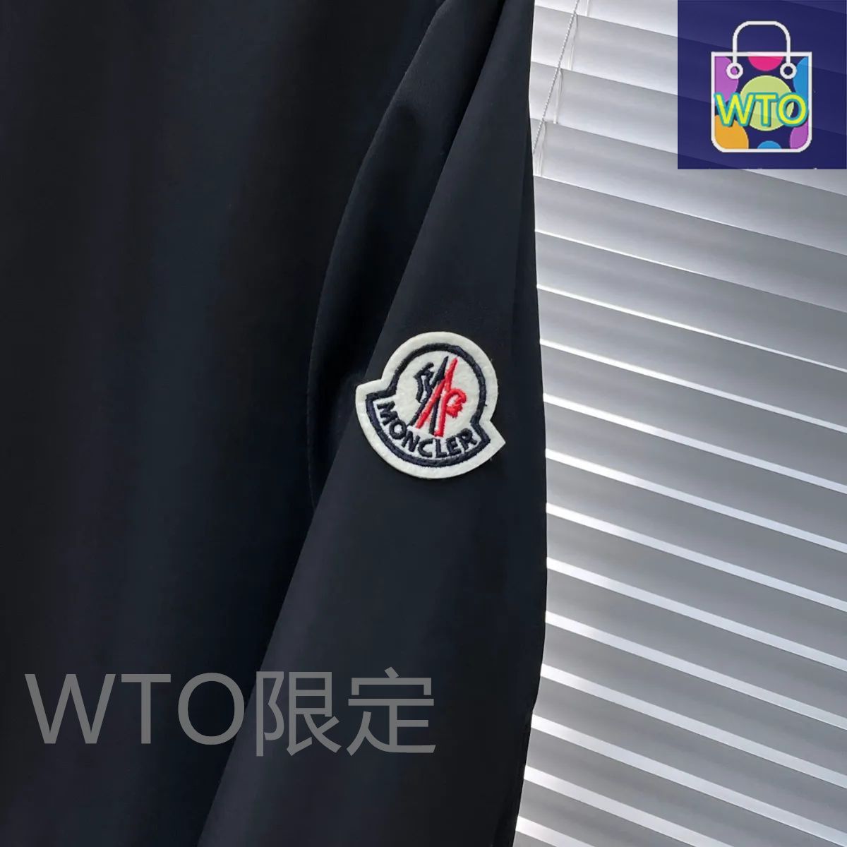 極美品 MONCLER モンクレール ロゴワッペン ナイロンジャケット Mサイズ ほぼ未使用 MONCLER モンクレール ロゴワッペン ナイロン
