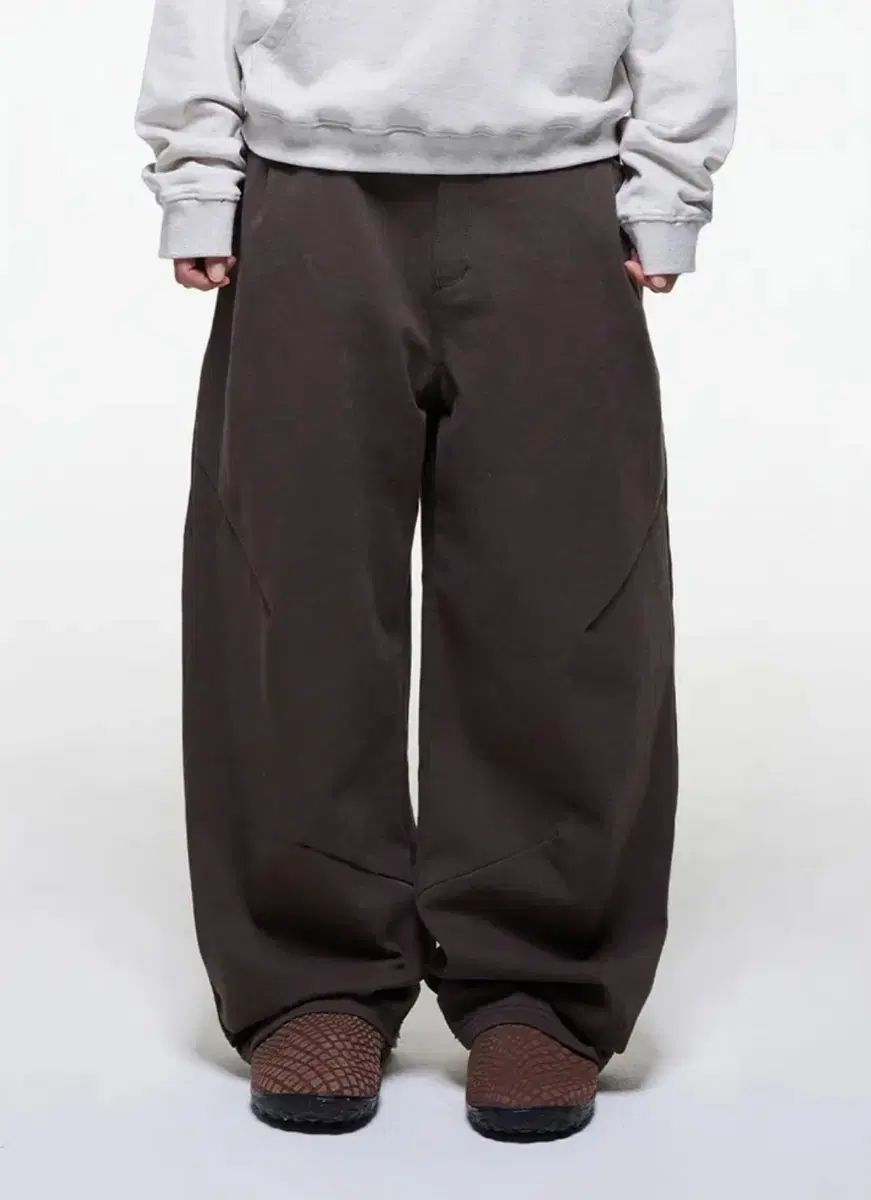 THECOLDESTMOMENT TCM starfish chino pants