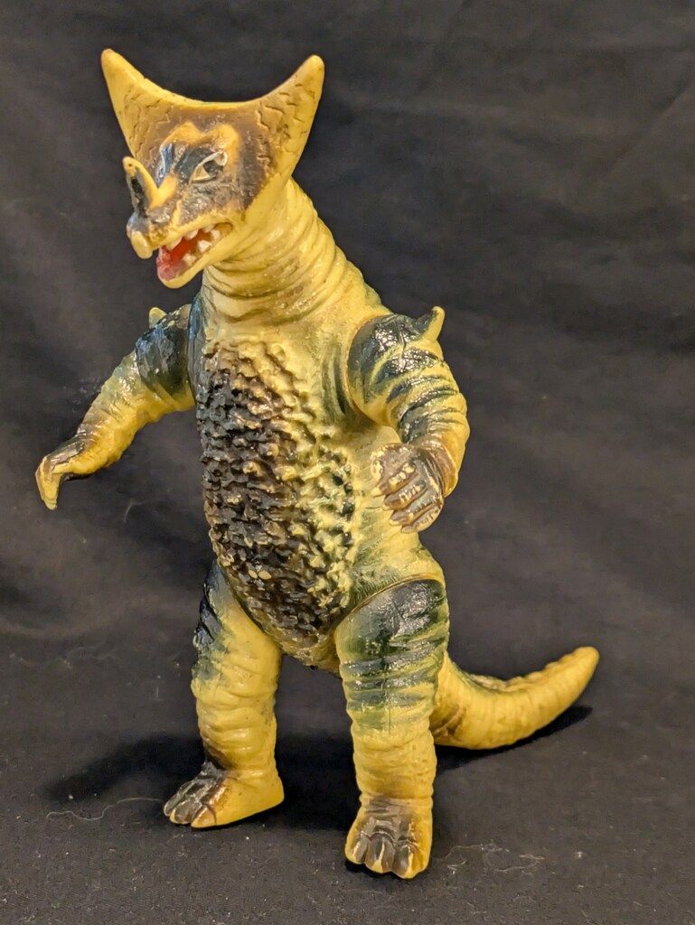 ポピー キングザウルス ゴモラ