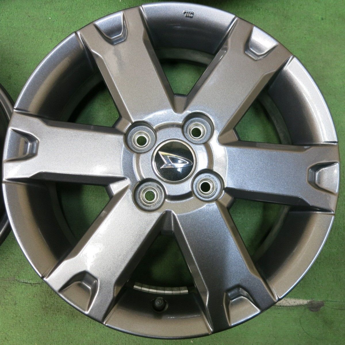 タフト純正ホイール ダイハツ タフト純正ホイール