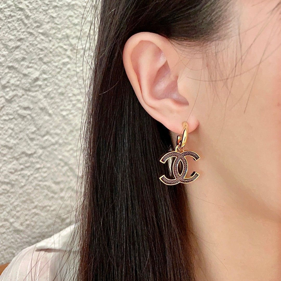 CHANEL ヴィンテージピアス 今日特価】CHANEL ヴィンテージ ピアス クラシック エレガンス