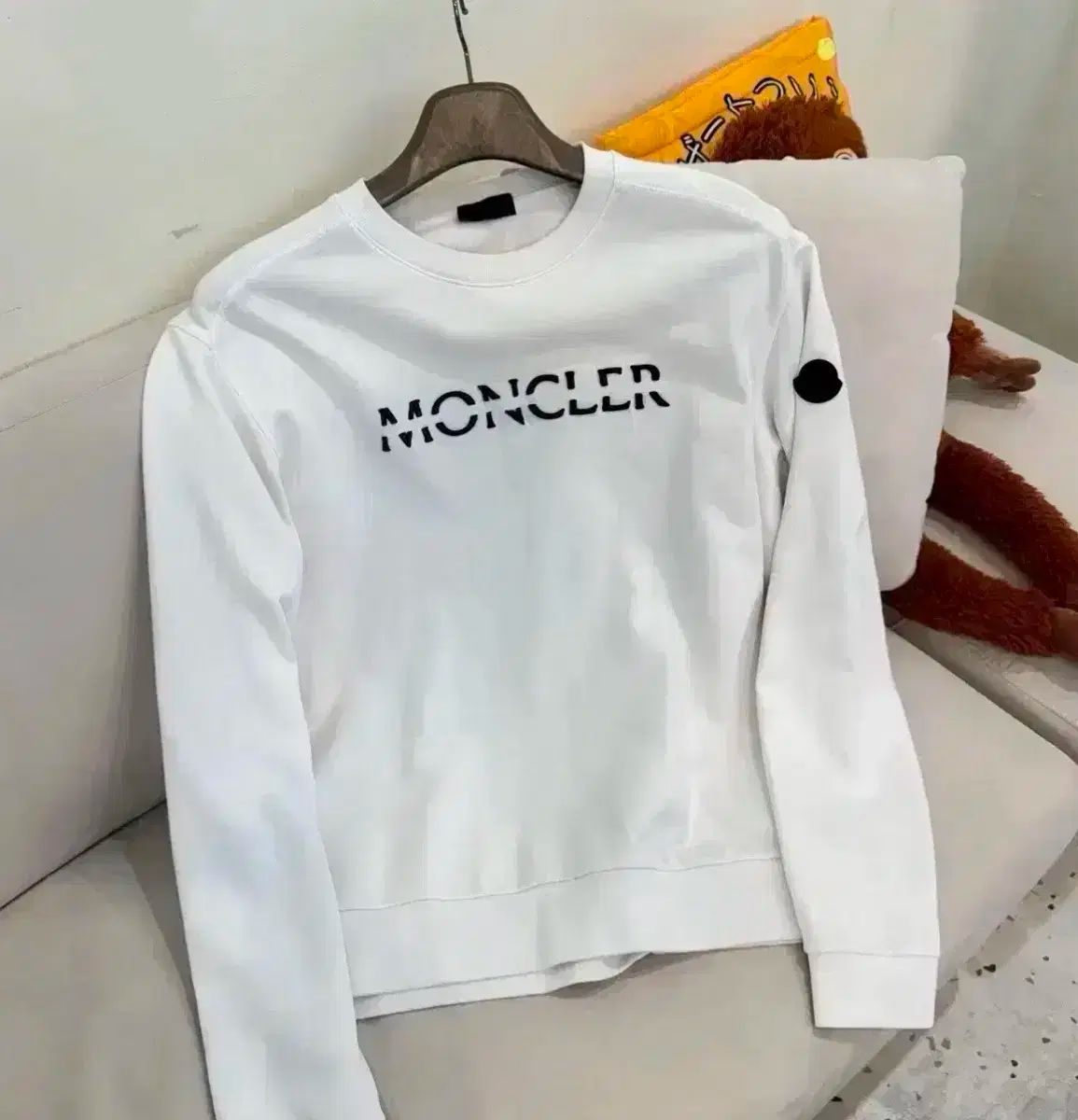 【極美品】MONCLER モンクレール　白　パーカー 大きめL 2025年最新】モンクレール パーカ 白の人気アイテム - メルカリ