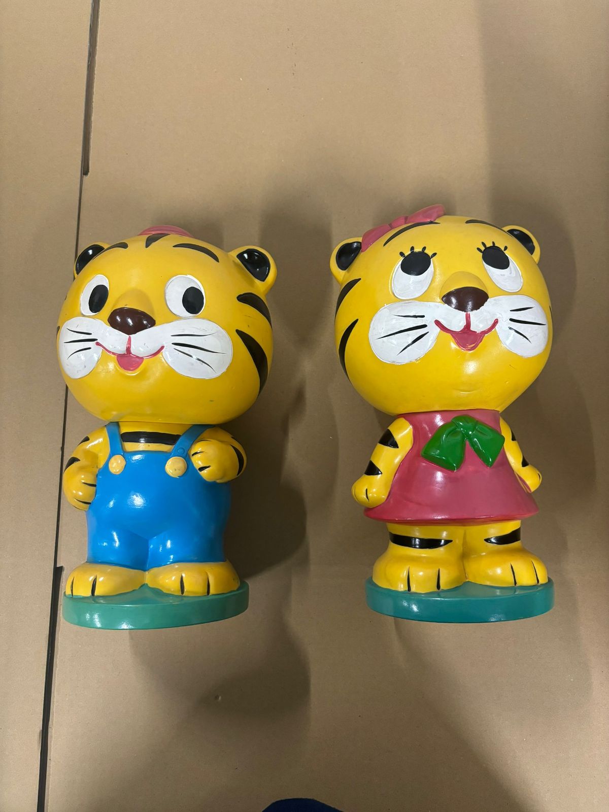 MO-00122 泉州銀行 貯金箱 当時物 ソフビ人形 2個セット - メルカリ