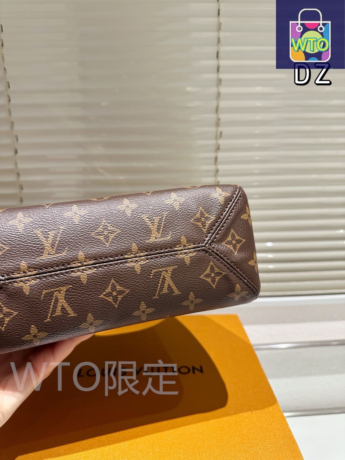 【希少】Louis Vuitton ルイヴィトン ドーヴィル ハンドバッグ LOUIS VUITTON(ルイ ヴィトン)ハンドバッグ ドーヴィルが入荷