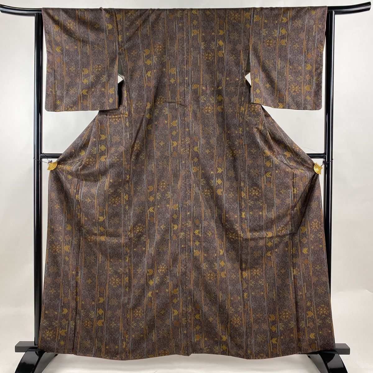 小紋 身丈162cm 裄丈64cm M 袷 紬地 縞 菱 茶紫 正絹 秀品 【中古  