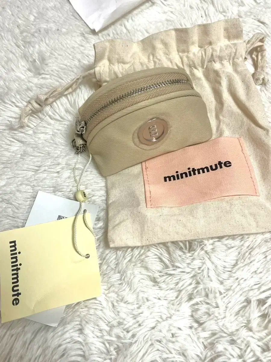 【雷市場（ポンジャン）商品韓国直送】MINITMUTE(ミニミュート) クローキーリング- モカベージュ (新品)