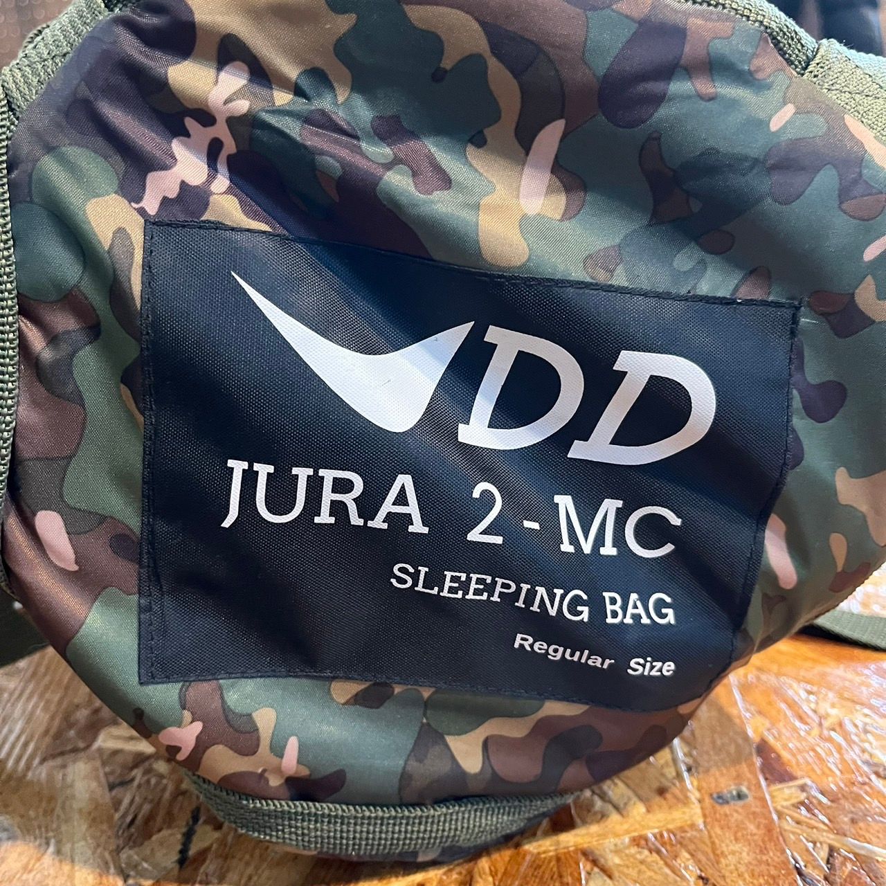 DD Hammocks　DD Jura 2 MC スリーピングバッグ/レギュラーサイズ(DDマルチカムヴァージョン)