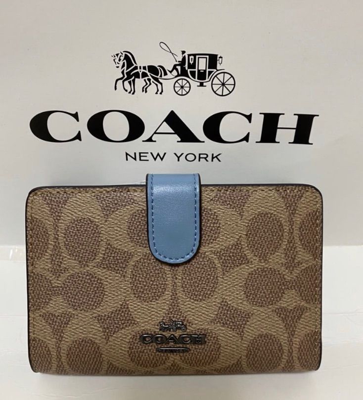 売れ筋がひ！ 新品、未使用 新品COACHコーチ折り財布シグネチャー