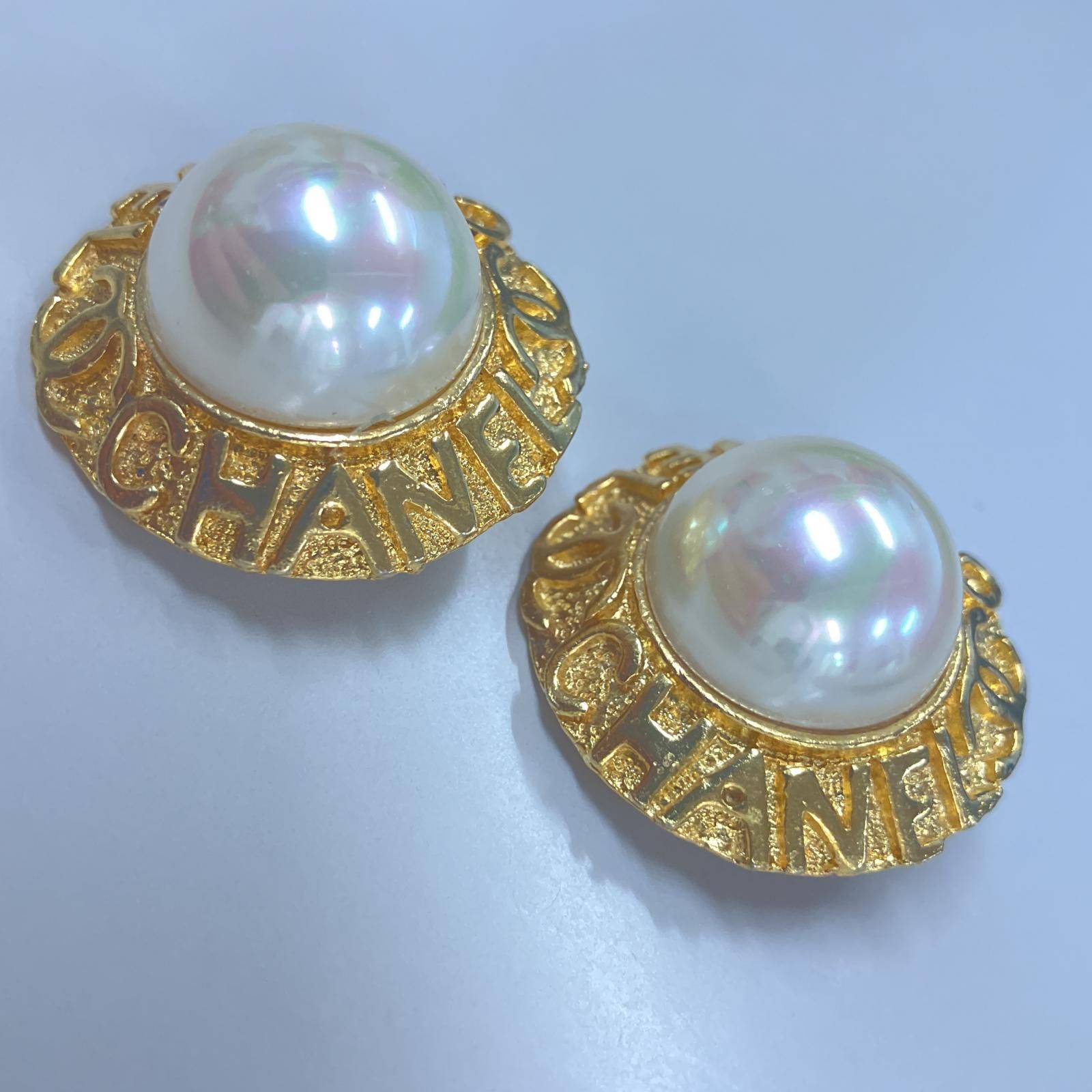 Chanel シャネル フェイクパール イヤリング CHANEL刻印【中古  