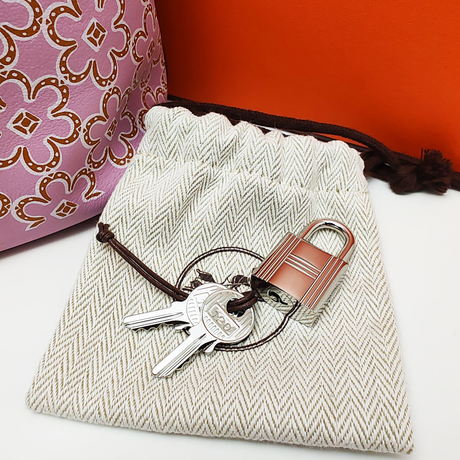 【極美品】HERMES エルメス ピコタンロックMM22 モーヴシルベストル 極美品】HERMES エルメス ピコタンロックMM22 モーヴ