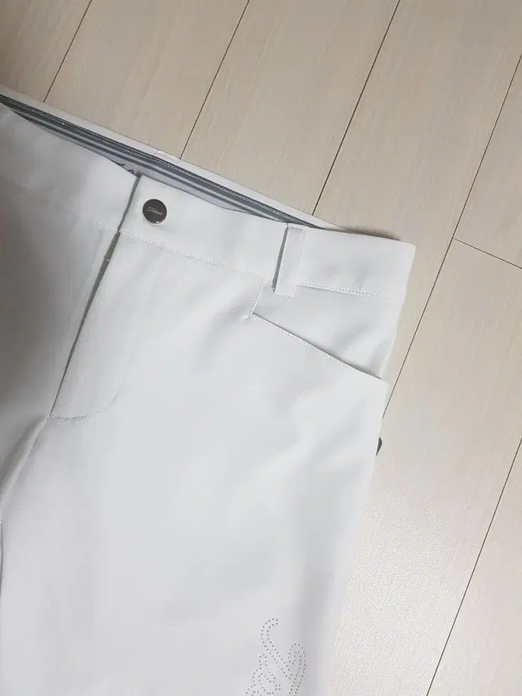 ゴルフパンツ