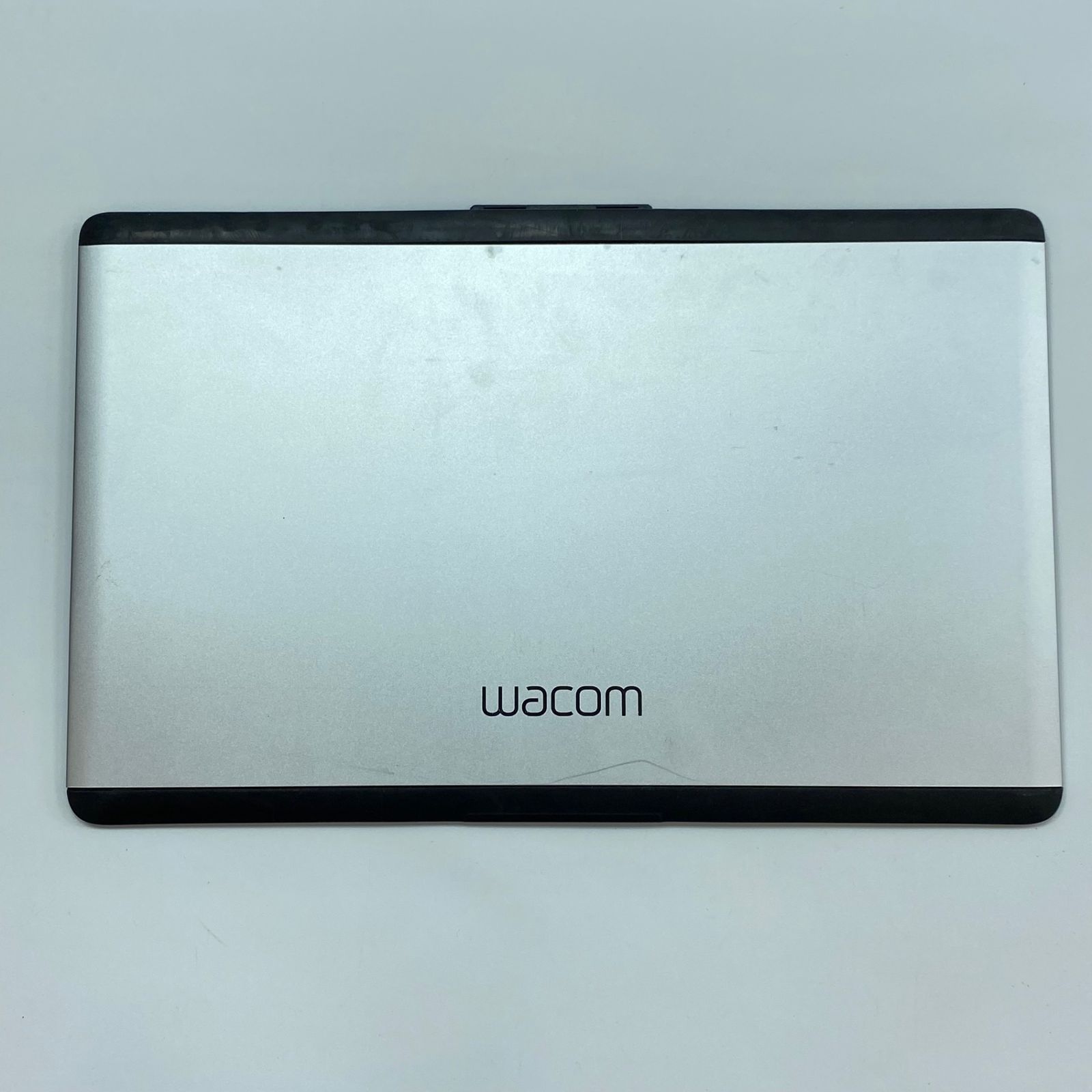 液タブ・ペンタブ Wacom Cintiq 13HD DTK-1301 Amazon.co.jp: ワコム 液タブ 液晶ペンタブレット 13.3フルHD