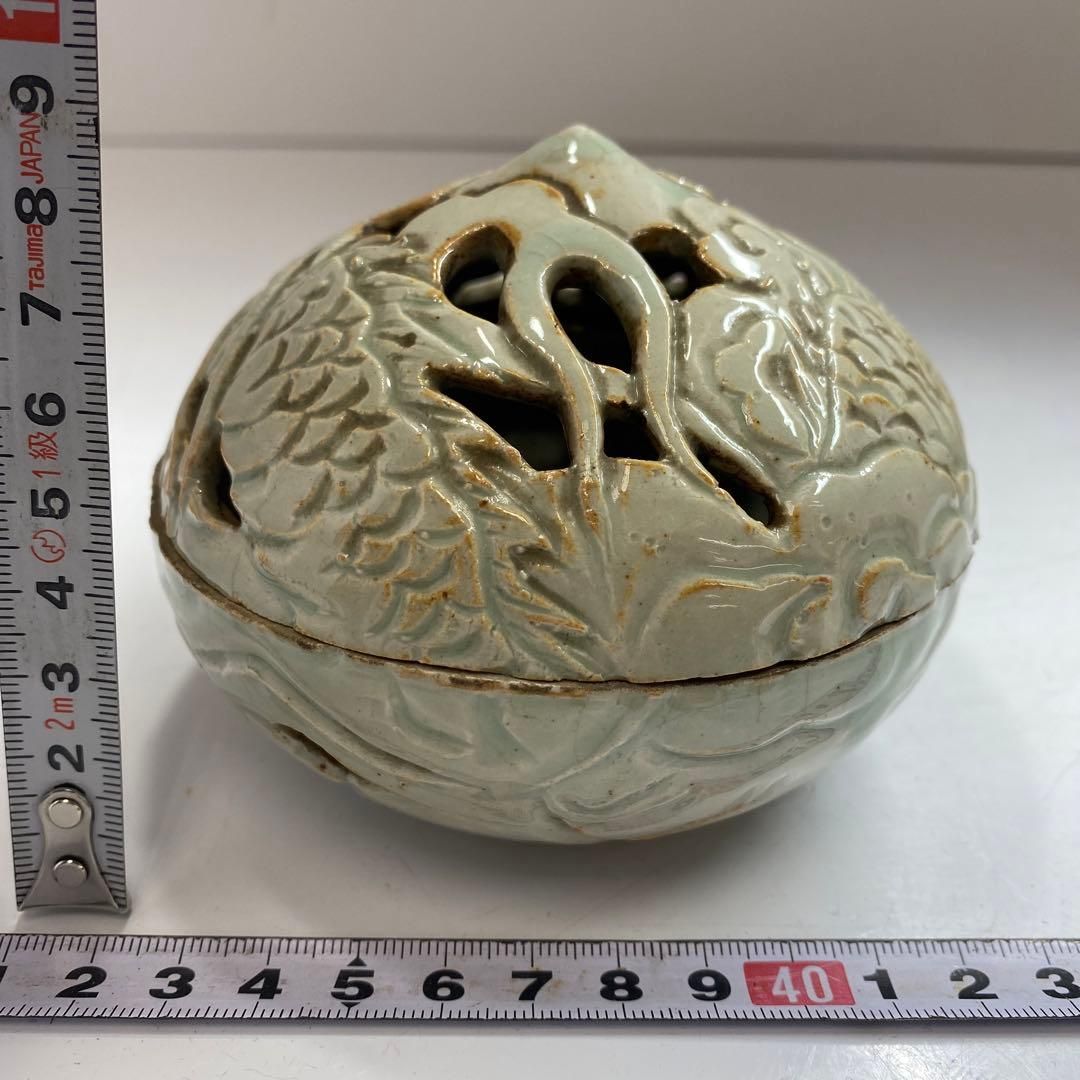 古代中国　青磁　透かし香炉　木箱付　幅10.8/高さ約8㎝　東Y5-0506☆ 古代中国 青磁 透かし香炉 木箱付 幅10.8/高さ約8㎝ 東Y5-0506