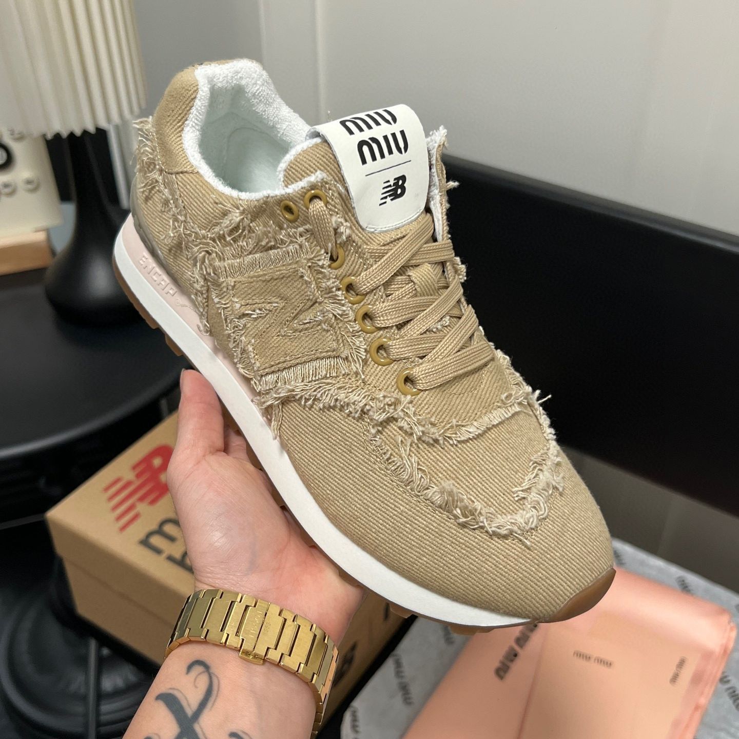 Miumiu x New Balance 574コラボモデルNBレトロスニーカー おんなくつ 新品未使用