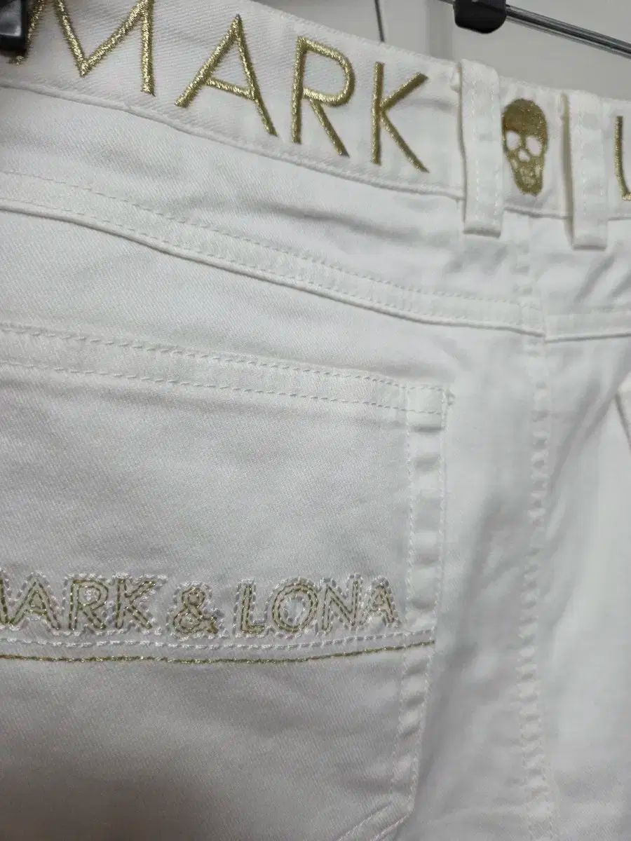 MARK & LONA ゴルフパンツ ホワイト MARK&LONA マークアンドロナ パンツ 白 サイド立体ロゴ メンズ