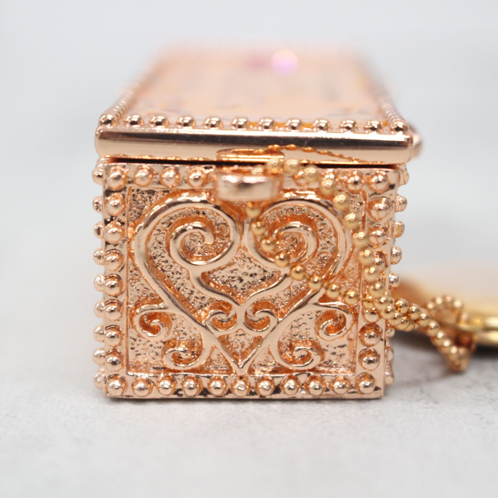 S174)【非売品！】Disney ホテルミラコスタ 印鑑ケース 朱肉付き