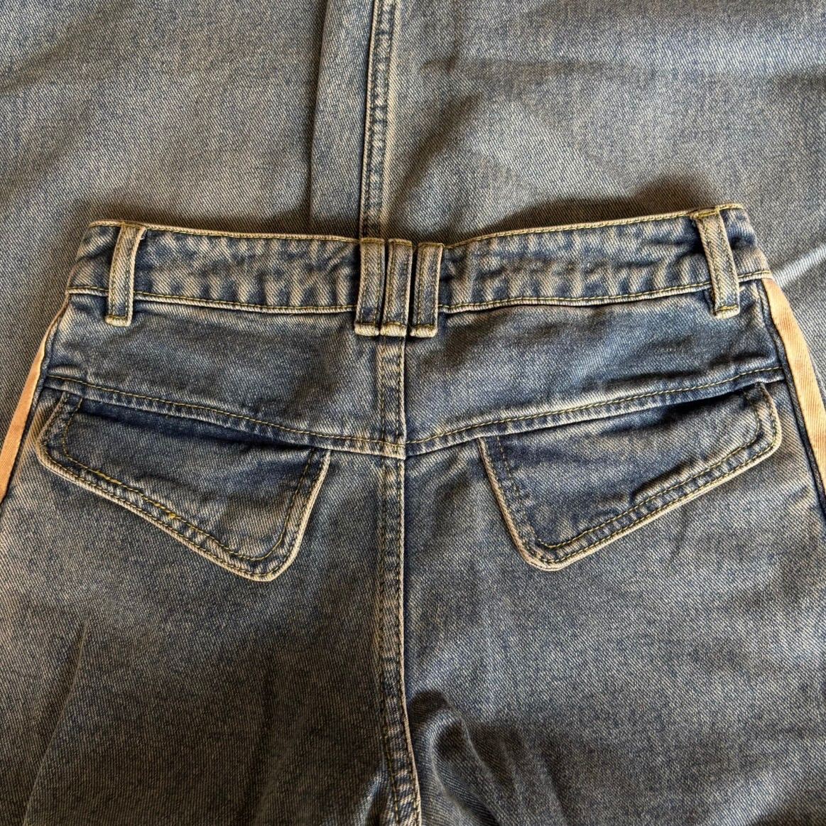 新品30⭐️adidas プレミアム エッセンシャルズ デニムパンツ
