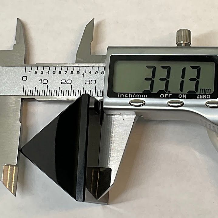 オニキスピラミッド 黒曜石 天然石 4センチ角 パワーストーン
