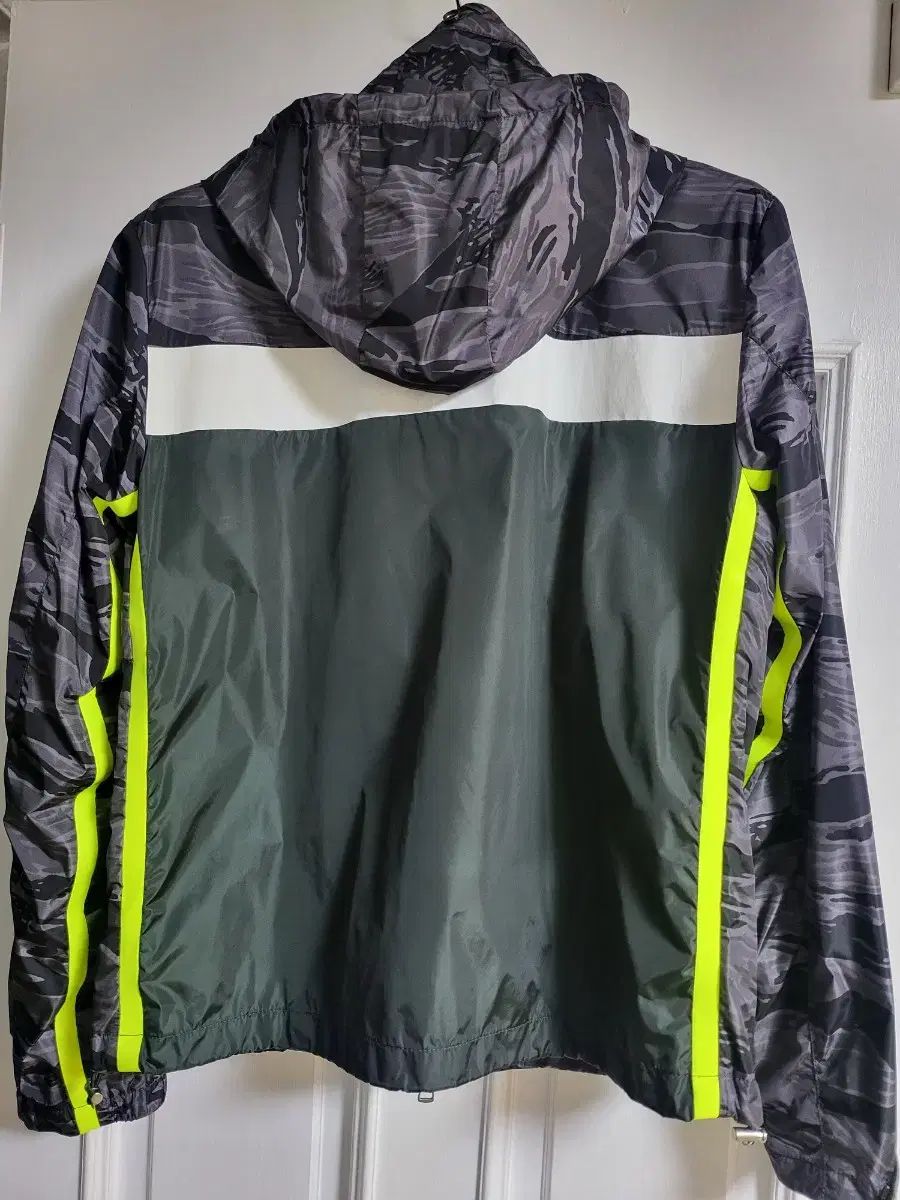 モンクレール95M ウィンドブレーカー 95号 100号