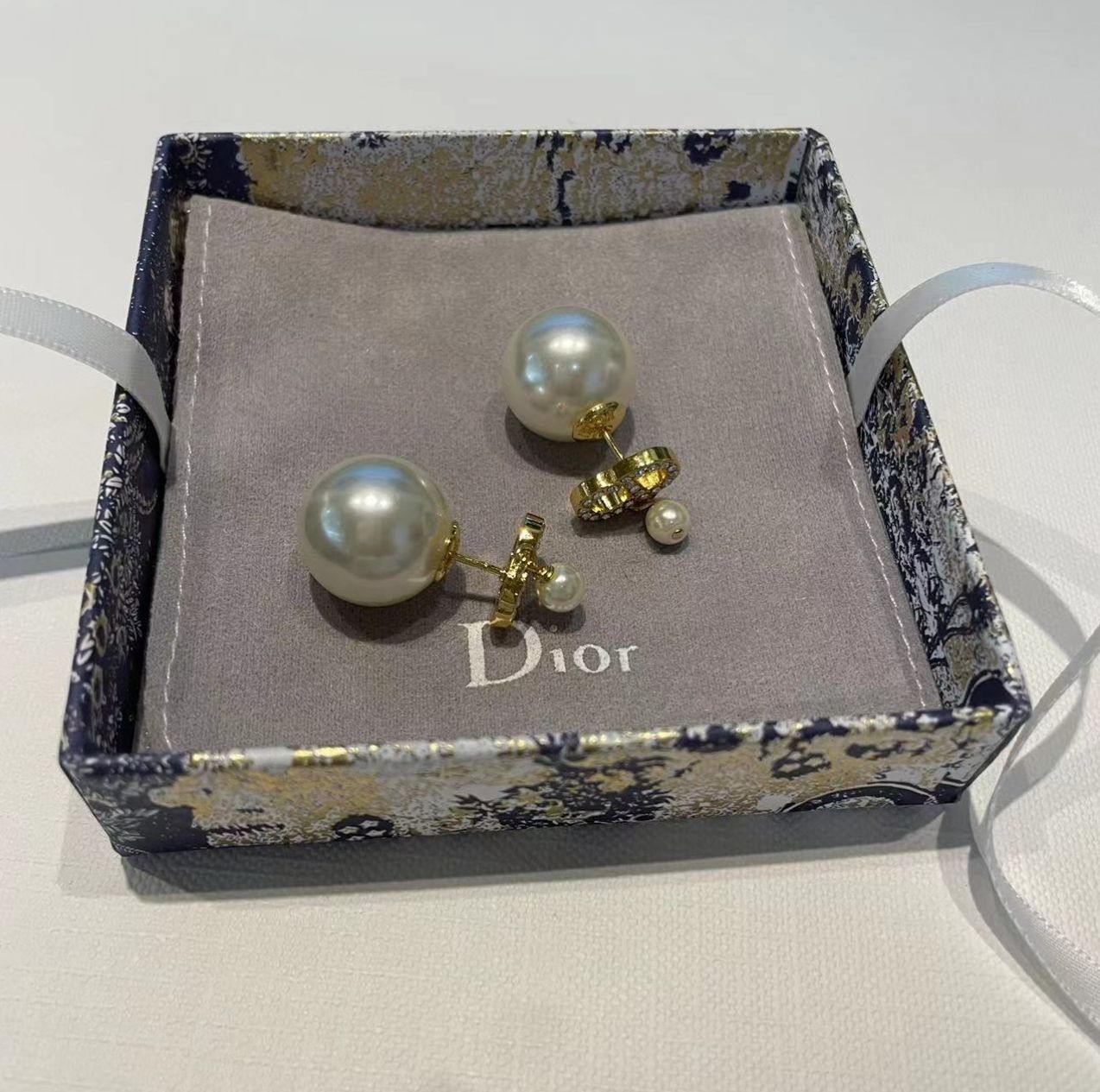 DIOR ディオールです TRIBALES ピアス - メルカリ