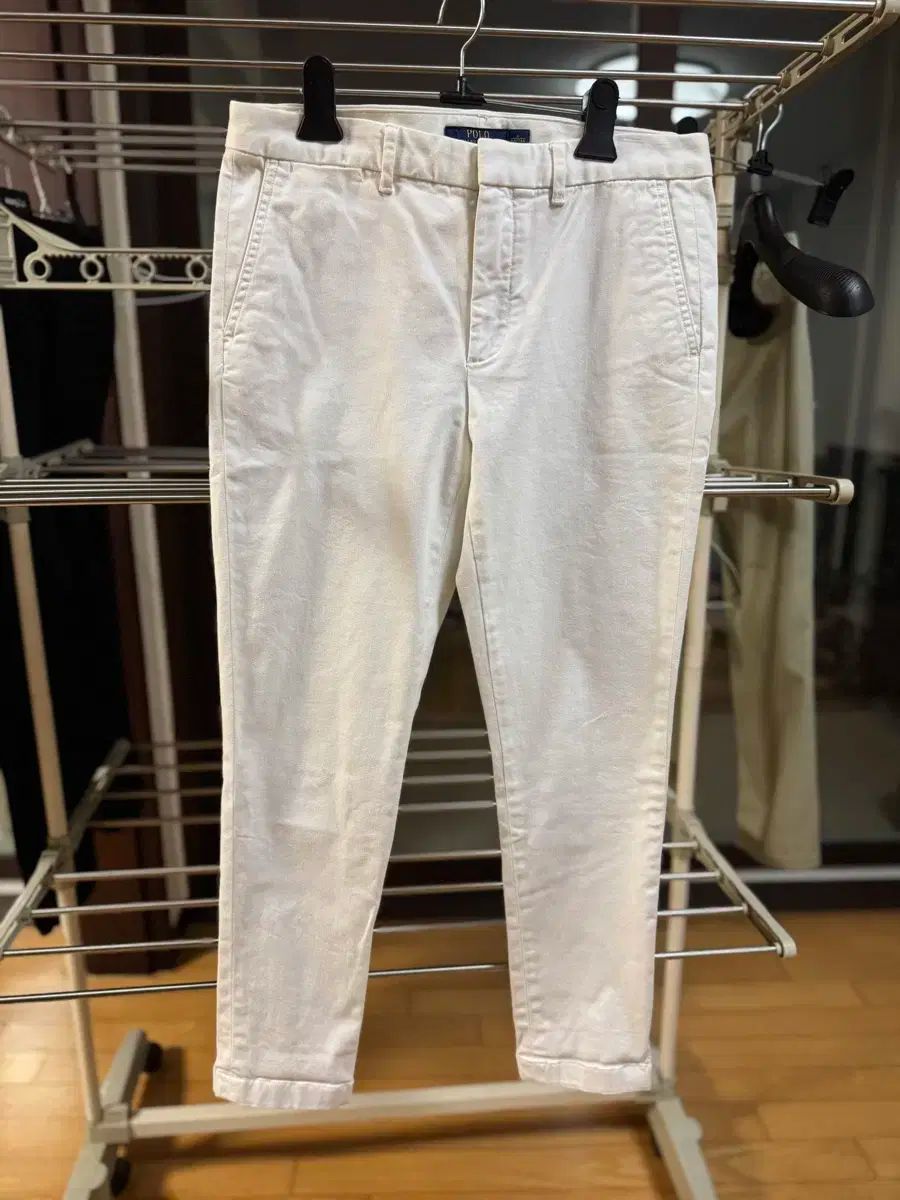 ポロ ホワイトパンツ