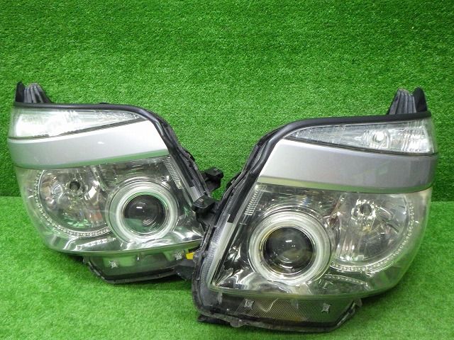 ジャンク トヨタ 70系 ヴォクシー 前期 ヘッドライト 左右 ハロゲン 28