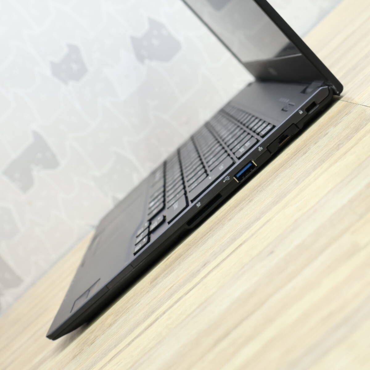 美品 SSD128GB メモリ8GB★FMV 高解像度 Win11 ノートPC5 美品富士通パソコンSSD128GB メモリ8GB FMVC0700B カメラ Win11