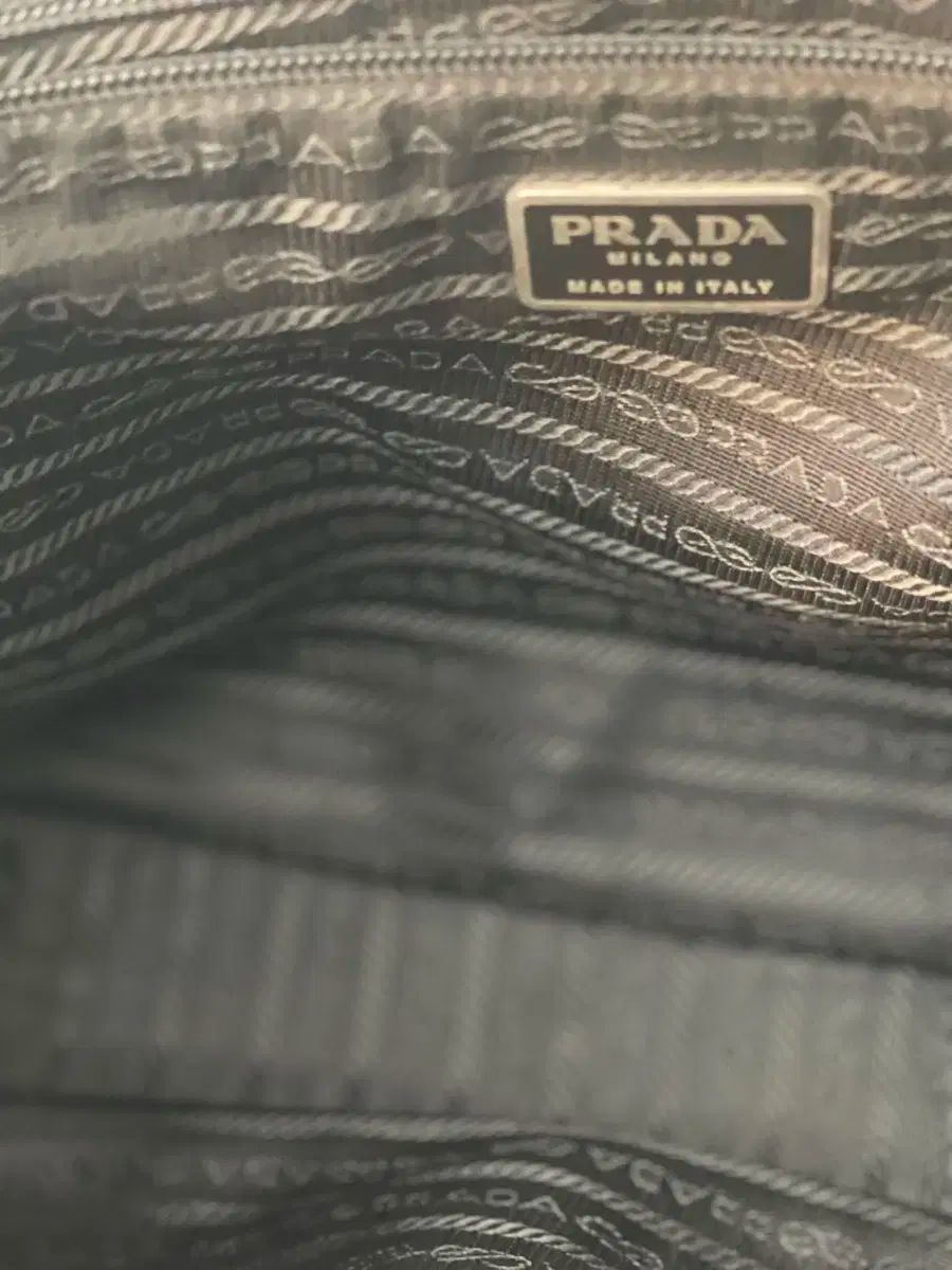 PRADA プラダ
