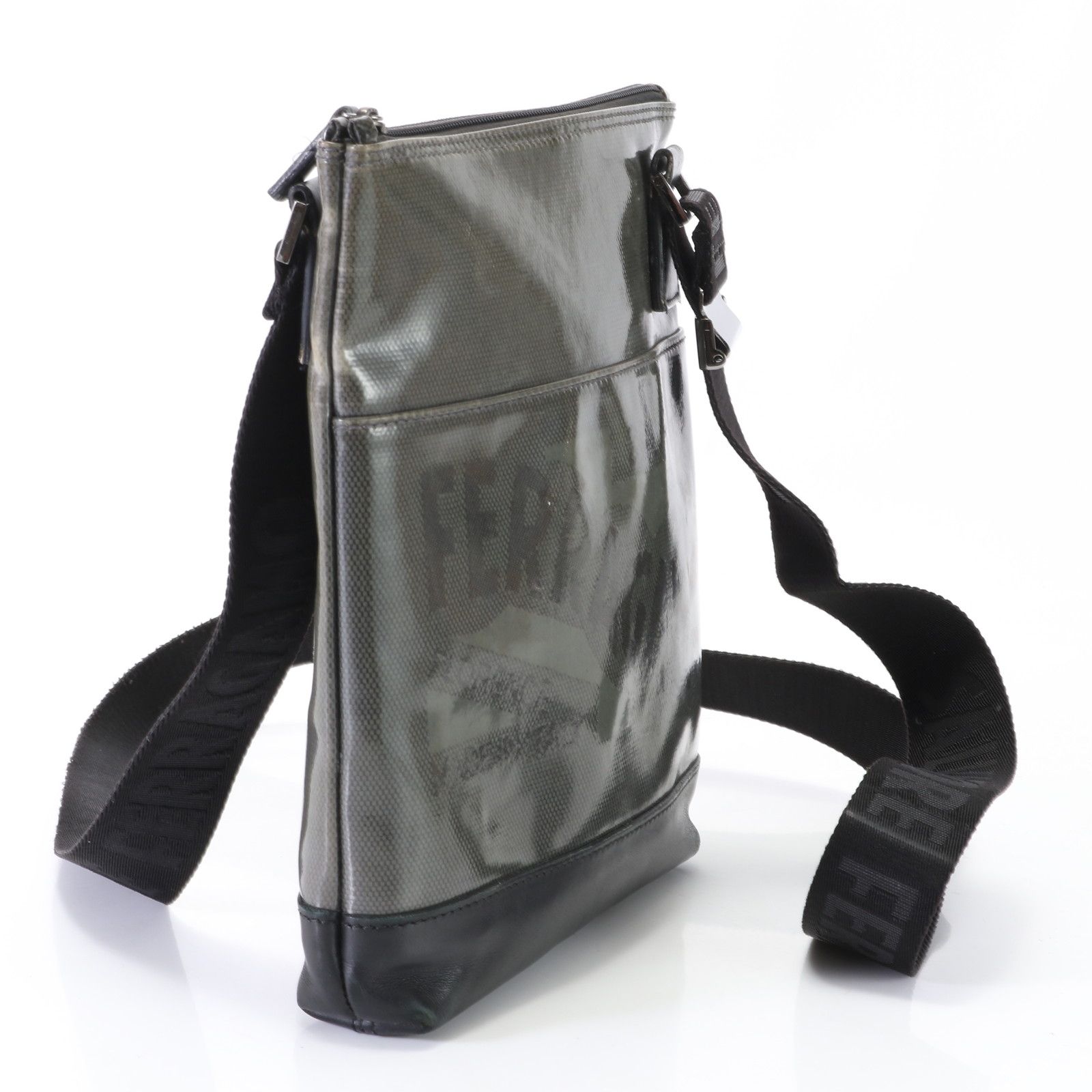 美品 サルヴァトーレフェラガモ PVC ロゴ ショルダーバッグ 斜め掛け