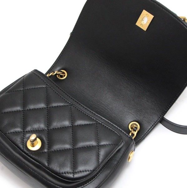 シャネル CHANEL ショルダーバッグ マトラッセ CHANEL シャネル ショルダーバッグ ハートチェーン AP2784
