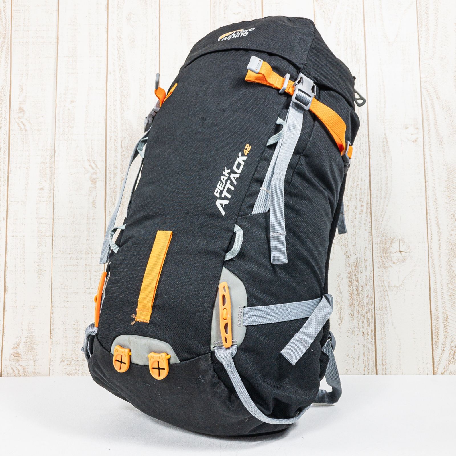 OneSize ブラック系 Lowe Alpine ロウアルパイン ピークアタック 42 Peak Attack 42 ナイロン 撥水機能 容量 30L～54L バックパック バッグ ストレージ