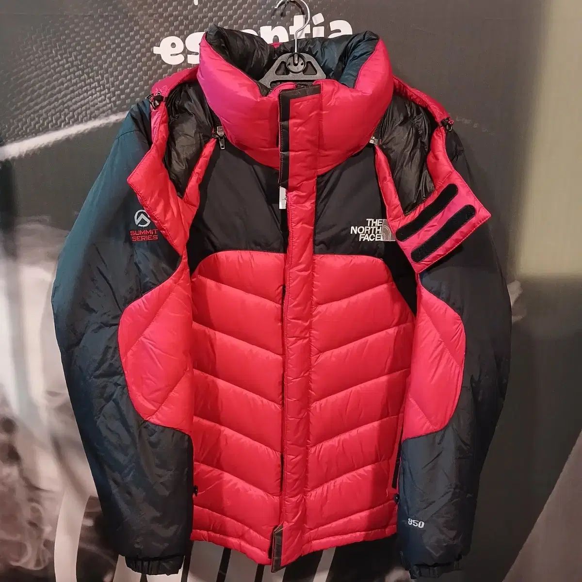 THE NORTH FACE ザノースフェイス サミット レッド|ブラック ダウンジャケット