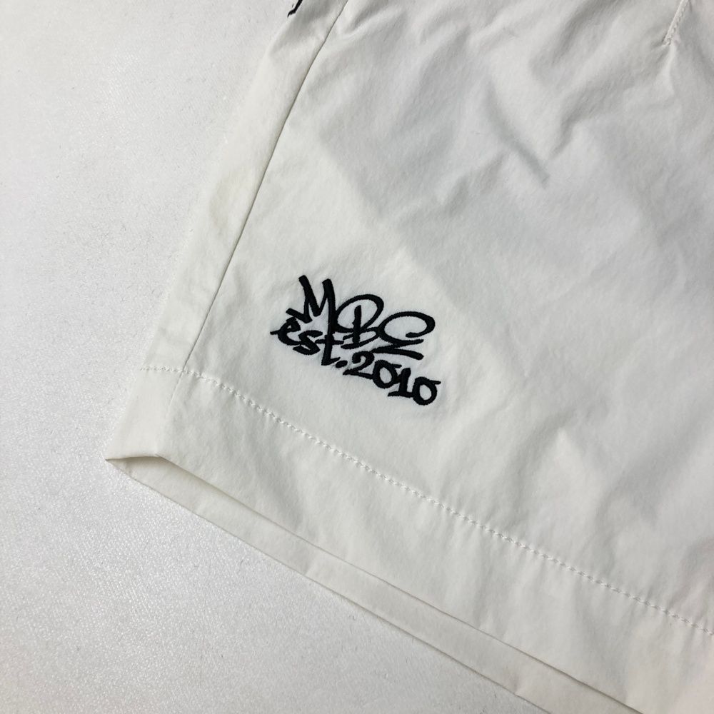 【 全国無料で届け】 サイズ 3 MASTER BUNNY EDITION マスターバニーエディション モデル ストレッチハーフパンツ ホワイト系 240101528861 ゴルフウェア メンズ ストスト