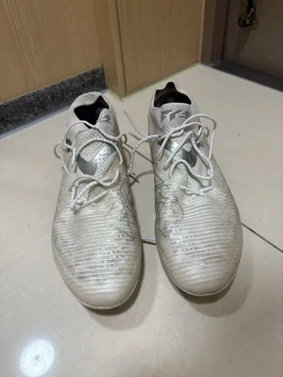 PUMA プーマ フューチャー 8 ウルトラ アルティメット MG 285