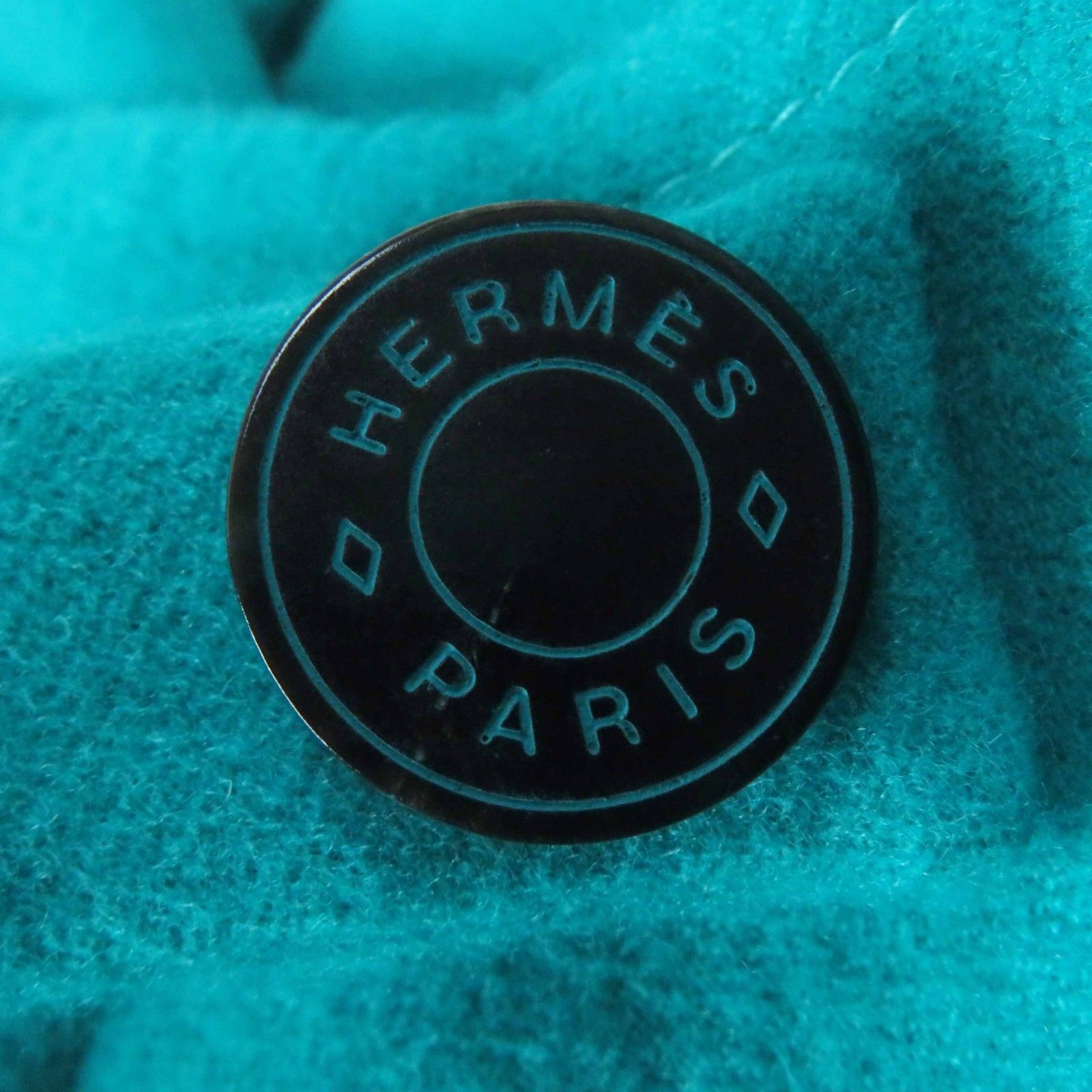 HERMES - 未使用品◎HERMES エルメス 24SS 4E0177DC カシミヤ100％ セリエボタン ベルトラップ ロングジレ／ベスト グリーン 34 ハンガー・ガーメント付き イタリア製 正規品 レディース 未使用品◎HERMES エルメス 24SS 4E0177DC カシミヤ100％ セリエ