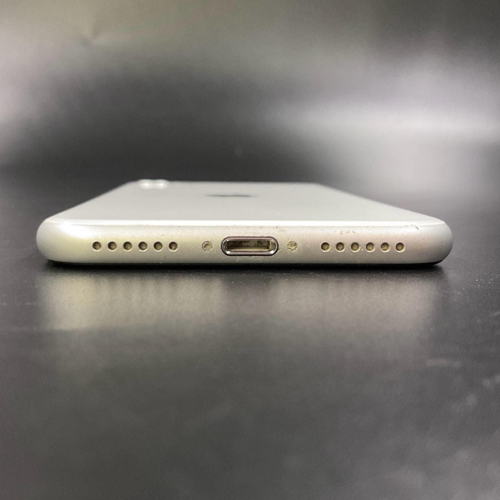 iPhone SE 64GB ホワイト　店頭動作確認品 新品(店頭動作確認のみ) SIMフリー iPhone SE 2 白 64GB