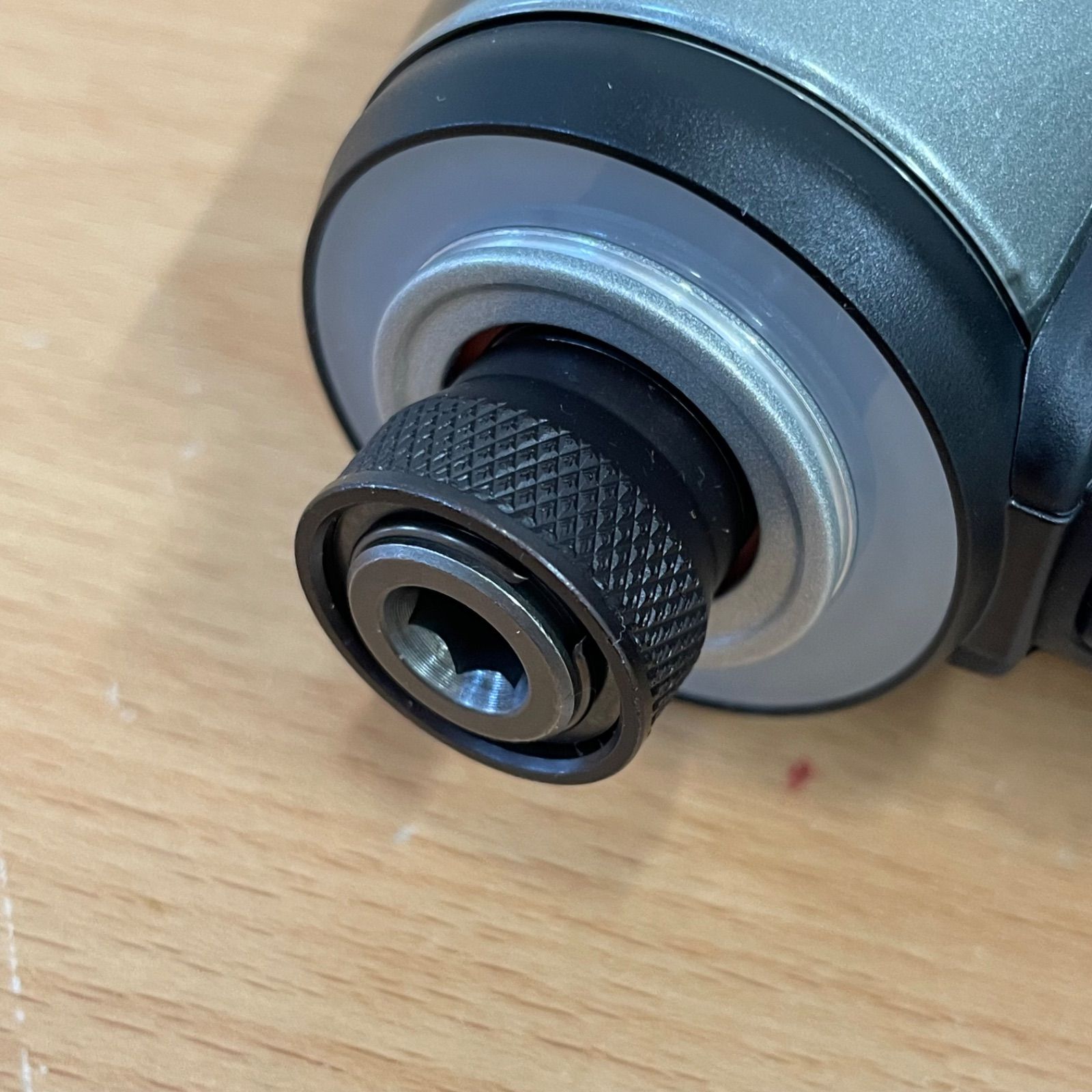 充電式 インパクトドライバー