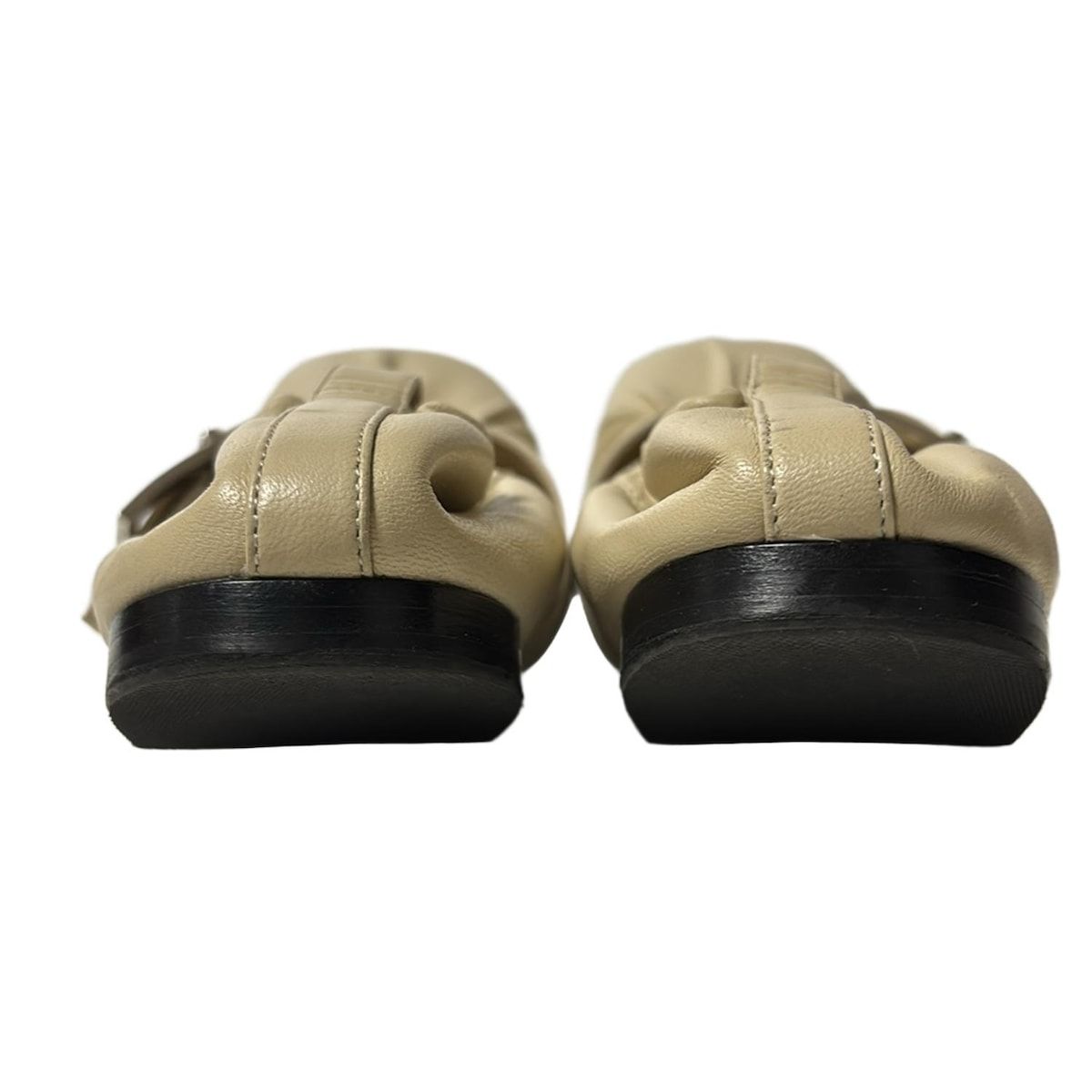 フラットシューズ