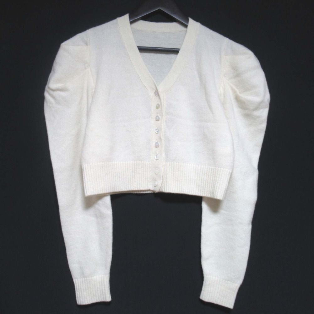 美品 Cygne シーニュ Laure ウール ハートボタン ニット