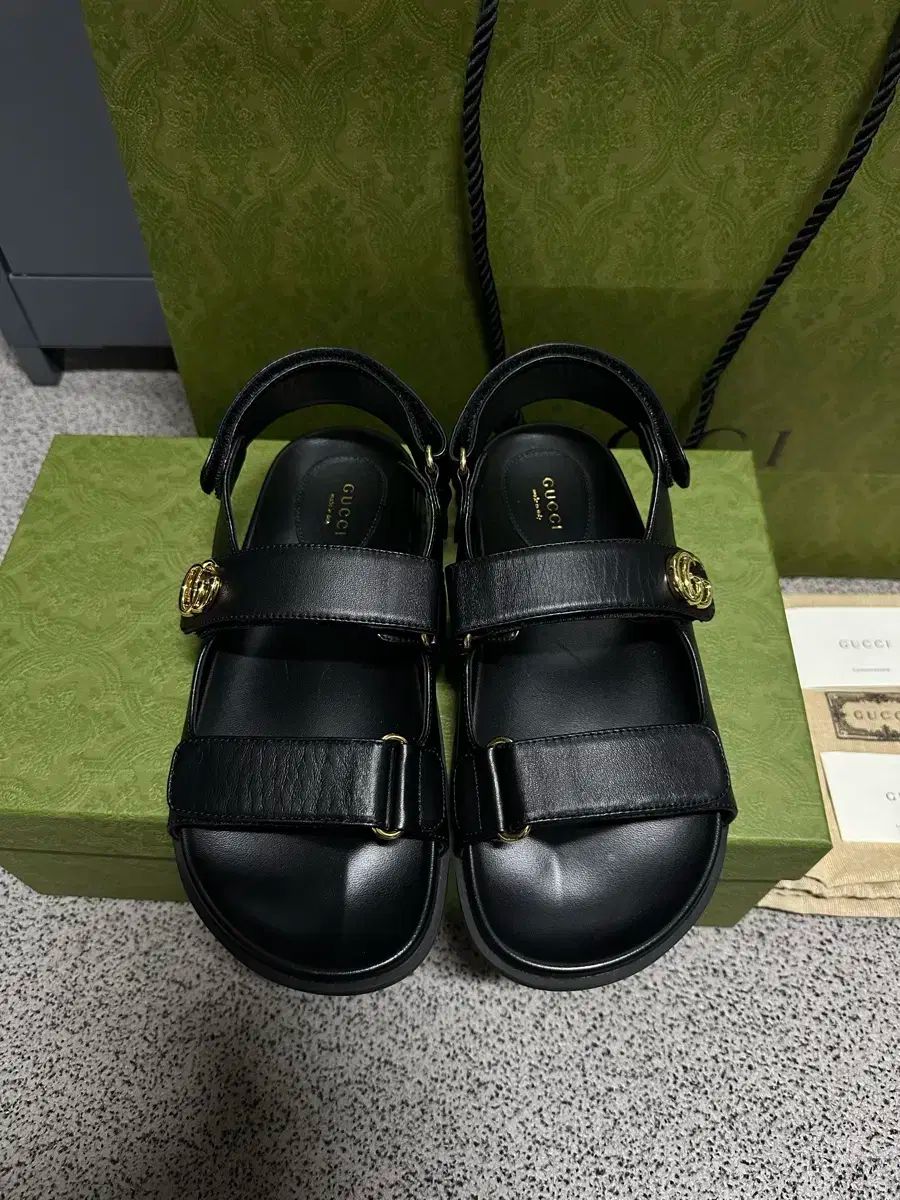 GUCCI グッチ