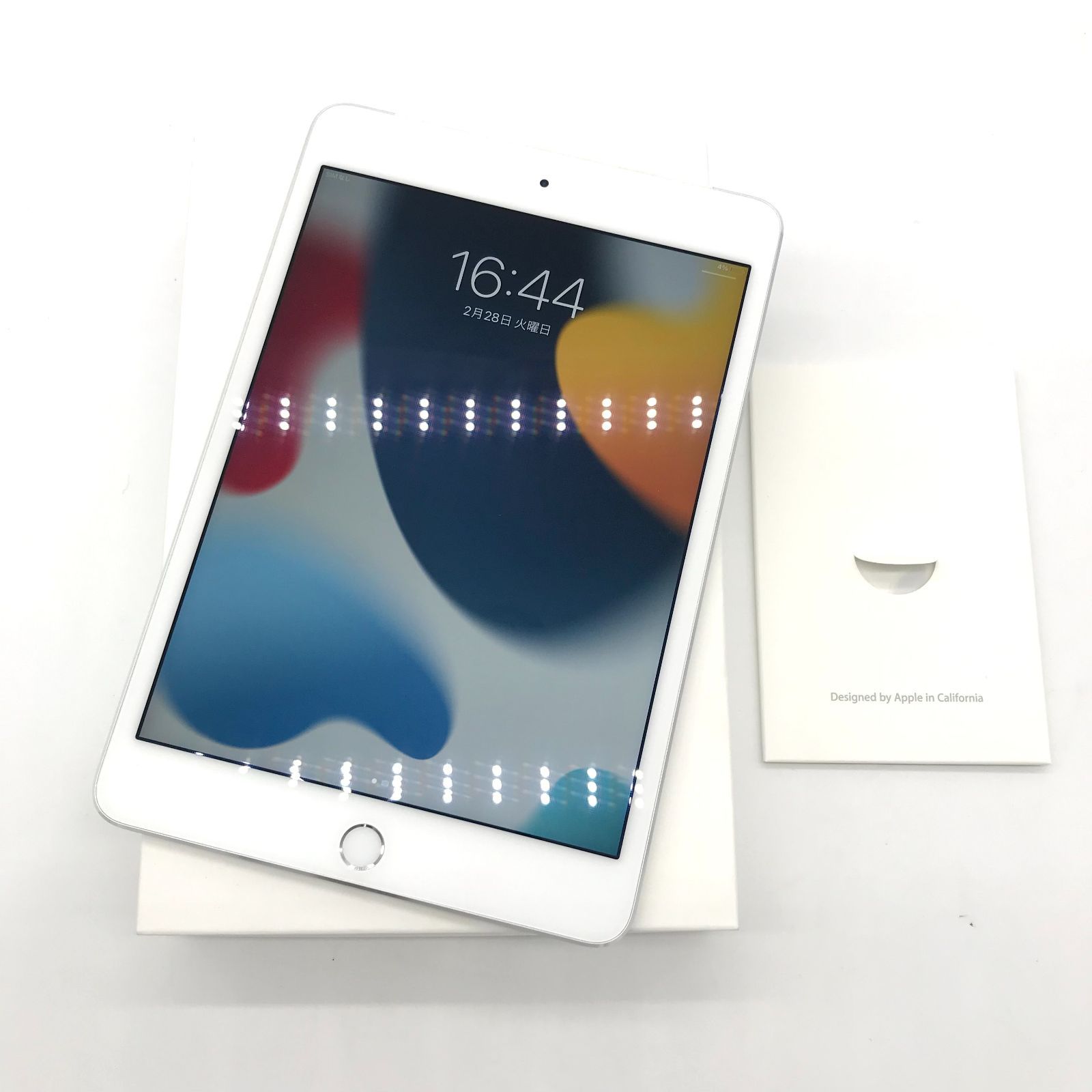 ブランド 正規品 iPad mini4 128GB シルバー docomo SIMロック解除済み