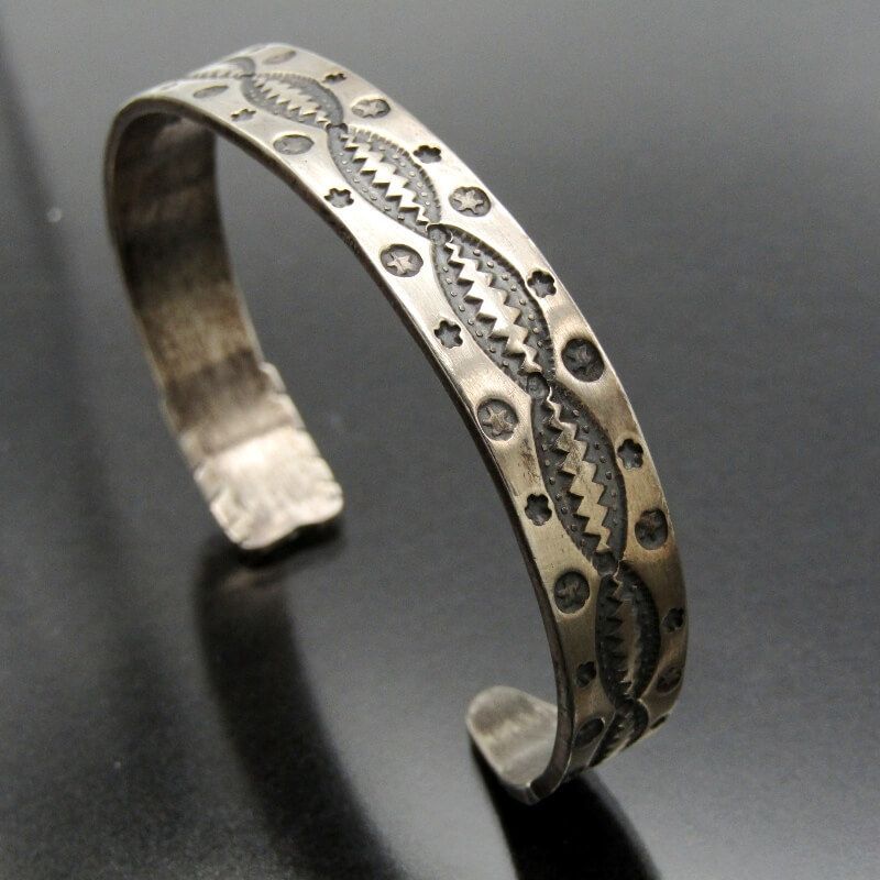 Bo Reeves ナバホ族 バングル スタンプワーク アロー ボーリーブス メンズ レディース ブレスレット 28011043 KIN-KAAI_COM
