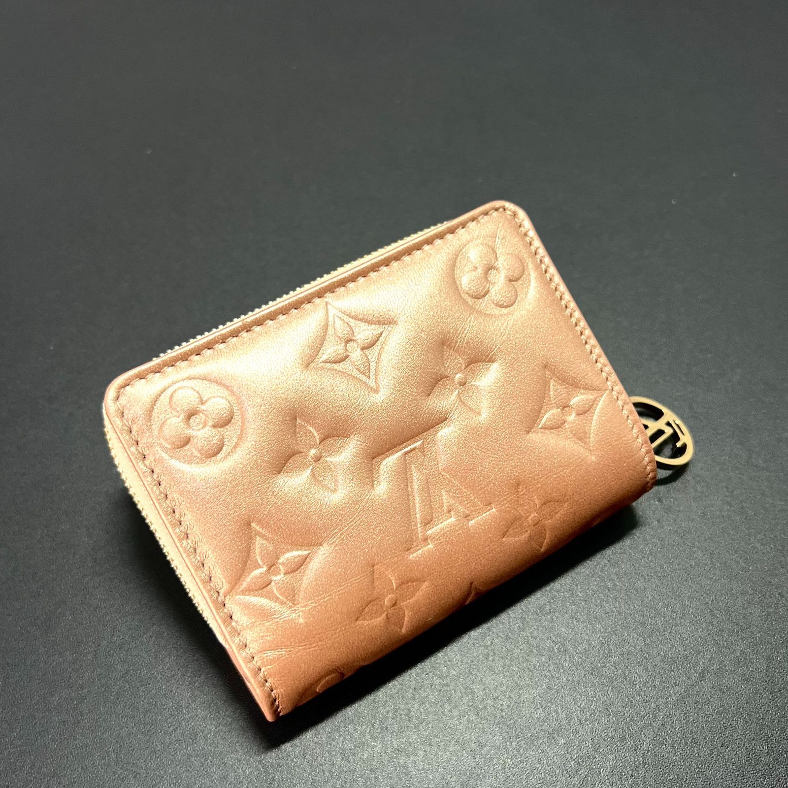 ちっち様　ルイヴィトン モノグラム エンボス ポルトフォイユルー 2つ折り財布 LOUIS VUITTON／ルイヴィトン M81996 モノグラムエンボス