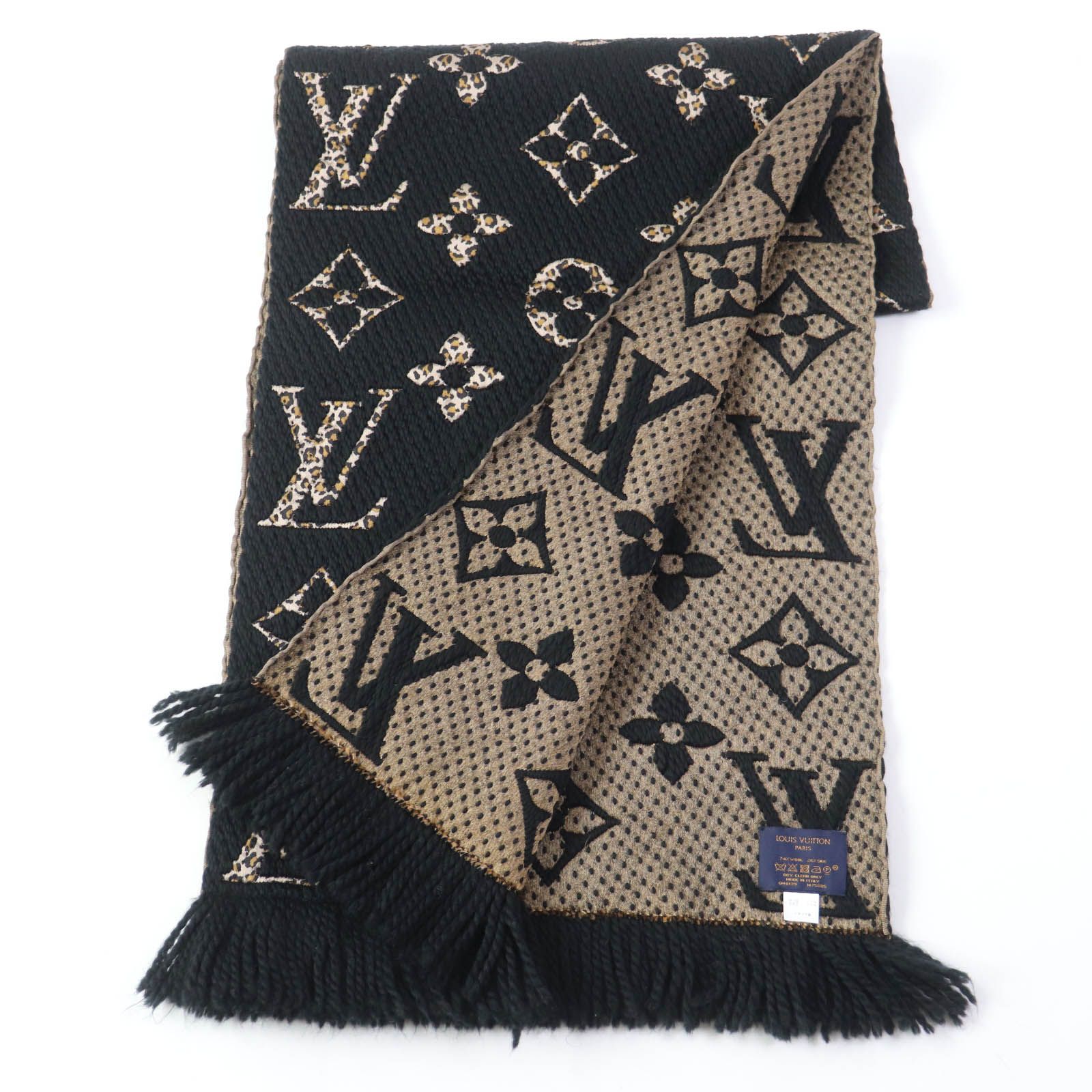 LOUIS VUITTON ヒョウ柄シルクスカーフ 大判 LOUIS VUITTON ヒョウ柄シルクスカーフ 大判 LOUIS VUITTON ルイ